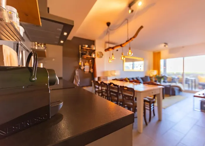 Near Beach, Cosy Terrace, Pool & Fibre Wifi