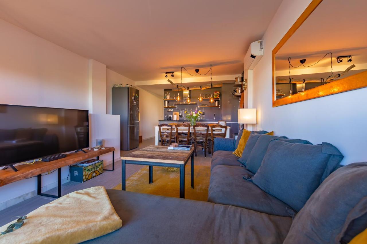 Near Beach, Cosy Terrace, Pool & Fibre Wifi Apartamento *